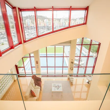 ヴィラ Villa In Albufeira With Pool Near Marina