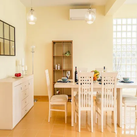 ヴィラ Villa In Albufeira With Pool Near Marina *
