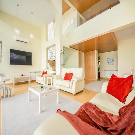 Superb Villa, Private Pool Villa Albufeira